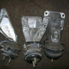 Подушка двигателя Toyota 1G/1JZ/2JZ GX90/GX100/JZX100 2шп. L=R  с кронштейном
