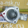 Корпус термостата Nissan GA15-DE/GA16-DE выход наискосок NEW без датчика ( крышка )