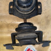 Подушка двигателя Toyota 2L-TE Mark II LX90/100 ЦЕНА ЗА 1ШТ F