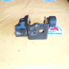 Крепление подушки ДВС Toyota 1AZ-FE RAV4 ACA21 4WD m/t L