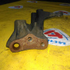 Крепление подушки ДВС Toyota 1SZ Vitz/Platz/Yaris/Echo SCP10 чугун перед, прав