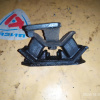 Подушка двигателя Suzuki J20A Escudo TJ11W m/t R 1J-5083