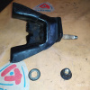 Крепление подушки ДВС Honda D15B Civic/Domani EK3/MB4 CVT M4VA ( низ ) перед, прав н 50843-S04-990 + 90133-S04-000