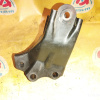Крепление подушки ДВС Mazda FP/FS Capella GW8W/GF8P '1999- 2WD a/t зад. ( акпп 1 поддон ) R GG2P-39-010