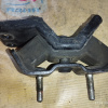 Подушка двигателя Toyota 5S Camry Gracia SXV20/SXV10 передний привод a/t низ. L 12372-03080/-03060