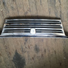 Решетка радиатора NISSAN Elgrand E50 '1998-2000 дефект крепления 62310-VG200