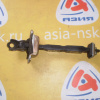 Ограничитель двери Nissan R'nessa N30 перед, прав
