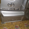 Дверь задняя Toyota RAV4 ACA30 (В сборе) под запаску (Дефект нижних накладок) Спойлер