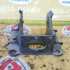 Крепление подушки ДВС Toyota 1NZ-FXE Corolla Fielder/Aqua NKE165/NHP10/NHP130/NHP160/NHP170 гибрид перед, лев ( 46 ) 12325-21260
