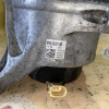 Подушка двигателя Audi CYRB A4 B9/8W5 '2016 2.0L TFSI 4WD DSG-7 перед, лев 8W0199371BD