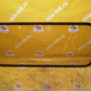 Стекло собачатника TOYOTA Hiace LH100 зад, лев бок. салон пасс