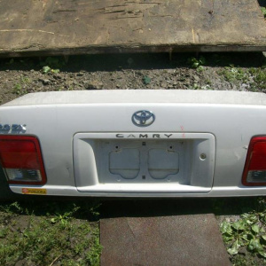 Крышка багажника TOYOTA Camry/Vista SV40 sed в.32-148 без замка