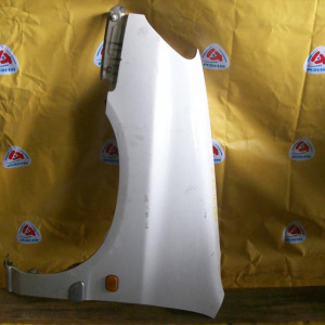 Крыло TOYOTA Raum EXZ10 перед, лев