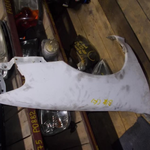 Крыло NISSAN Sunny B14 перед, прав