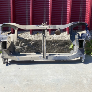 Рамка радиатора TOYOTA Raum EXZ10 53201-46011