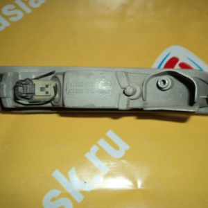 Повторитель в бампер NISSAN лев Largo W30