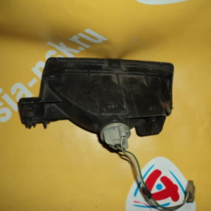 Повторитель в бампер TOYOTA прав Mark II GX80 sedan