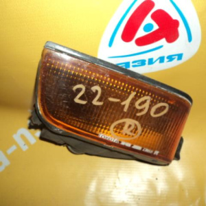 Повторитель в бампер TOYOTA прав Mark II GX80 h/t