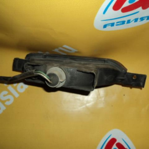 Повторитель в бампер TOYOTA прав Mark II GX80 h/t