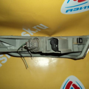 Повторитель в бампер TOYOTA лев Mark II GX100 '1996 бел.деф.