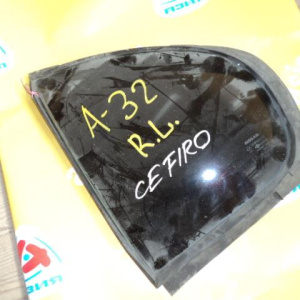 Форточка двери NISSAN Cefiro A32 L