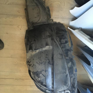 Подкрылок SUBARU Forester SF5 перед, прав дефект SAE