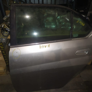 Дверь боковая TOYOTA Prius NHW10 зад, лев Hybrid (цена за голое железо)