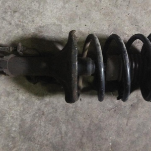 Стойка Mitsubishi N38W Chariot перед, лев 2WD
