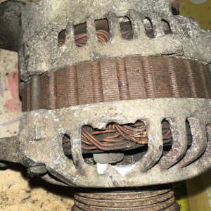 Генератор Mitsubishi 4G63 RVR/Chariot/Galant N23W/N43W/E52A OLD 2 конт. 4 ручейка 12V 75A ( L/S ) DOHC A2T81791
