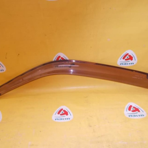 Ветровик NISSAN March K11 3door перед, лев