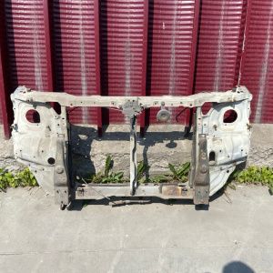 Рамка радиатора TOYOTA Lite Ace Noah/Town Ace Noah CR40/CR50 под лампафары 53201-28080
