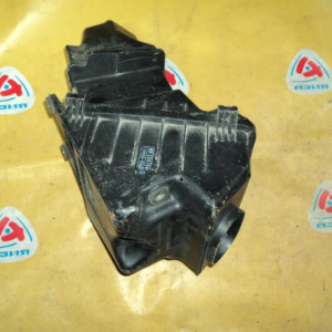 Корпус воздушного фильтра MITSUBISHI EA1A 4G93 Legnum MR224138