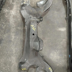 Балка NISSAN A32 F поперечная