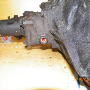 Редуктор Toyota KZN130 Hilux Surf/4Runner F 41/10.  (４．１００)   С вакуумником. Дефект датчиков. 41110-35690