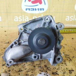 Помпа Toyota 3S/4S/5S/3S-FSE Corona ST170/ST190/ST210/SV50/SR50/SX80/SX90 + задняя часть корпуса термостата 16110-79026 / 16100-79185 / 16100-79186