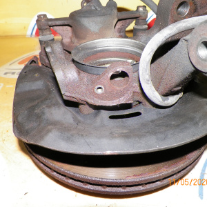 Ступица Toyota SV40/SV41/SV42/CV40 Camry/Vista перед, прав 2WD ABS.В сборе. Диаметр диска-255мм.Толщина-25мм.5*114.Суппорт-(57-25). 43211-32090.43211-32091.43