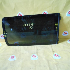 Стекло собачатника HONDA Stepwgn RF1/RF2 зад, прав
