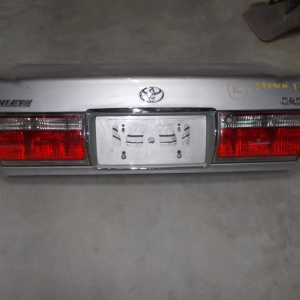Крышка багажника TOYOTA Crown GS170 в.30-276 деф.
