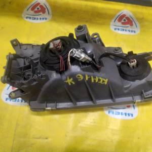 Фара TOYOTA лев Hiace Regius KCH10W