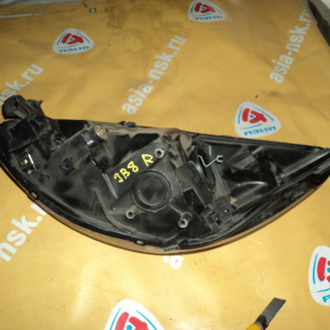 Фара HONDA прав Life JB8 '2002