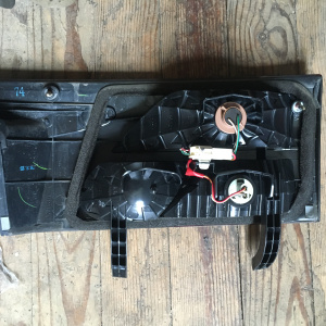 Вставка между стопов TOYOTA Lucida L