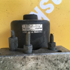 Блок ABS TOYOTA MCV20/SV40/CV40/SXV20