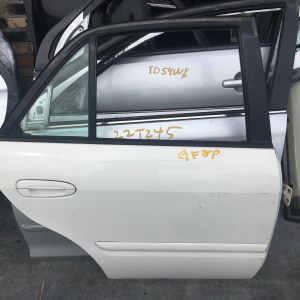 Дверь боковая Mazda Capella GF8P зад, прав Sedan (цена за голое железо)