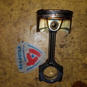 Поршень с шатуном Nissan QR25 X-Trail T31