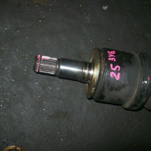 Привод Mitsubishi V24W/V46W Pajero 4M40 перед, лев ВН-25шл. Н-28шл