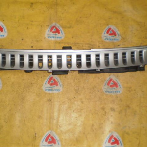 Решетка радиатора TOYOTA Porte NNP10 '2004-2005 53111-52340