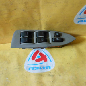 Пульт стеклоподъемника TOYOTA Corolla Spacio AE111 перед, прав