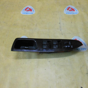 Пульт стеклоподъемника Toyota Chaser/Mark II/Cresta GX90 перед, прав