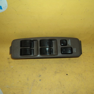 Пульт стеклоподъемника TOYOTA Camry/Vista SV30 перед, прав