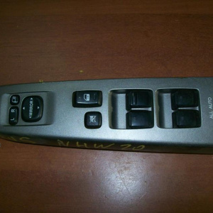 Пульт стеклоподъемника TOYOTA Prius NHW20 перед, прав